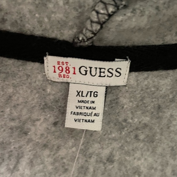 Guess Charcoal Hoodie with Logo Accent Quarter Zip Size XL Brand new NWT - Picture 4 of 10
